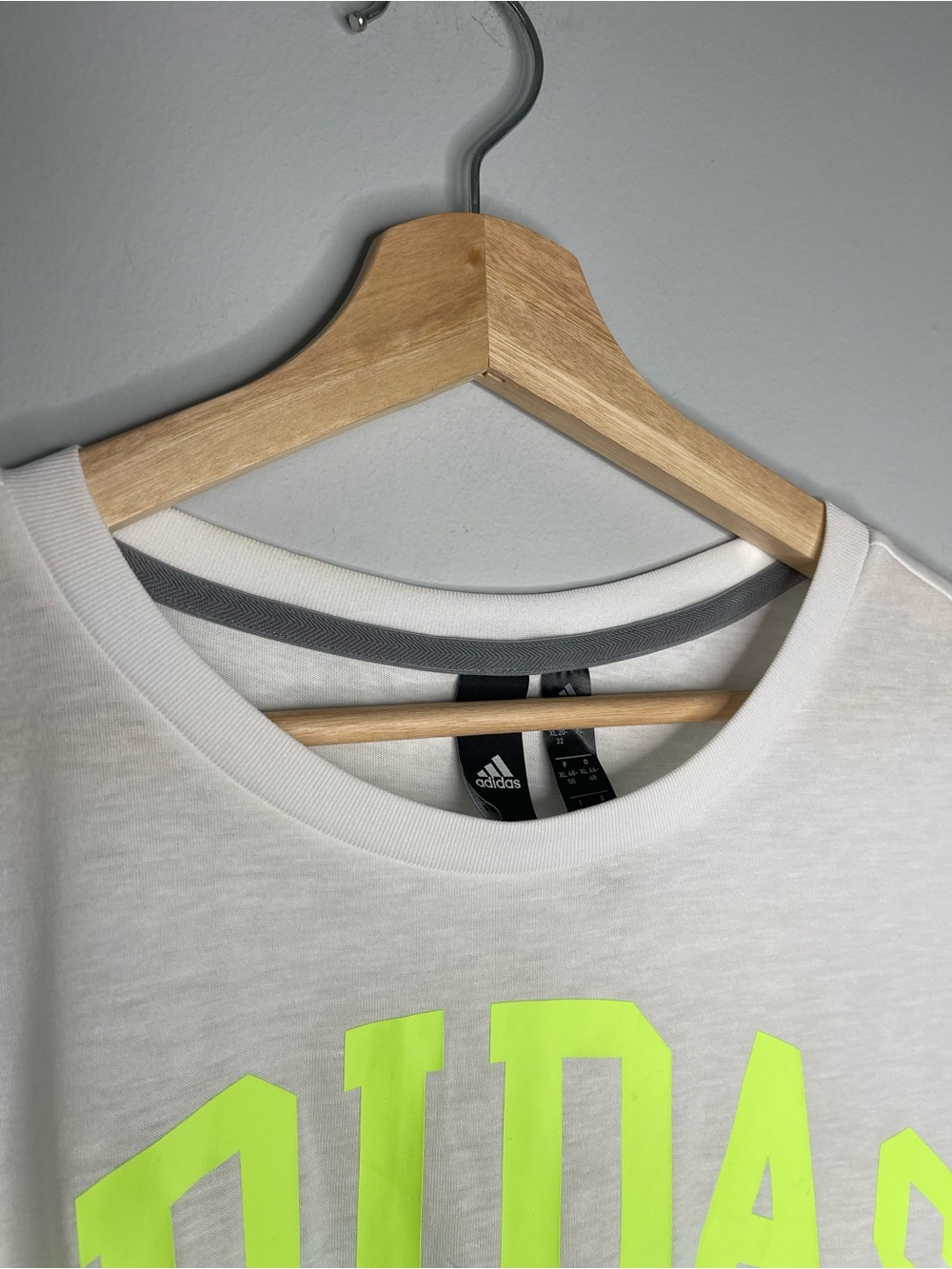 Adidas Arched Essentials Cropped White Tee (X-Large) - Picture 4 of 6